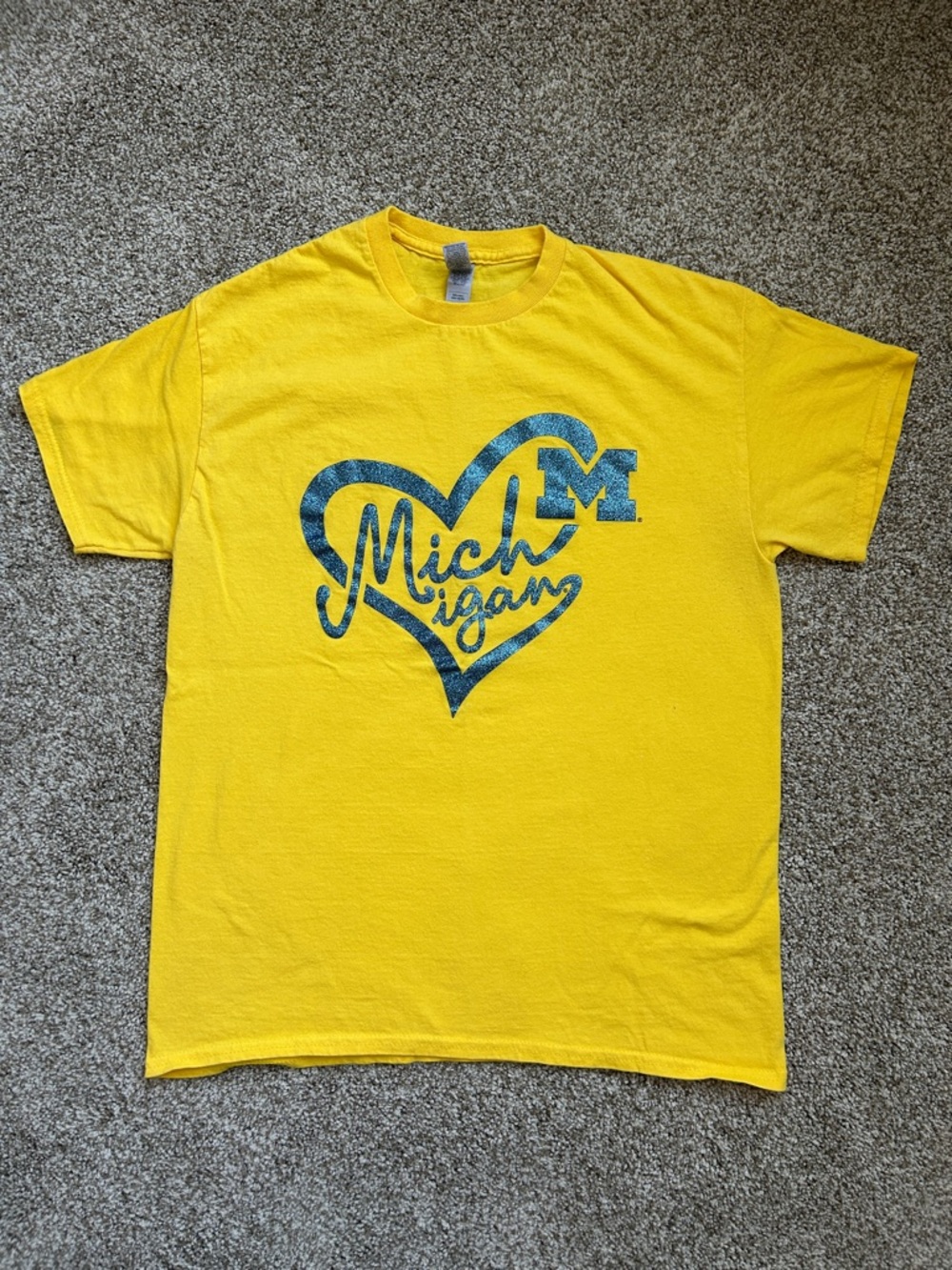 University of Michigan Yellow 'Michigan' Heart Logo Tee, Women's Medium